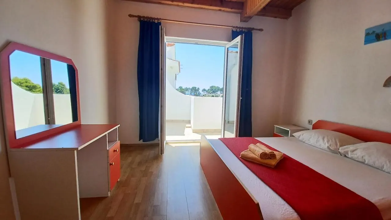 Apartments & Rooms Mila Banjol