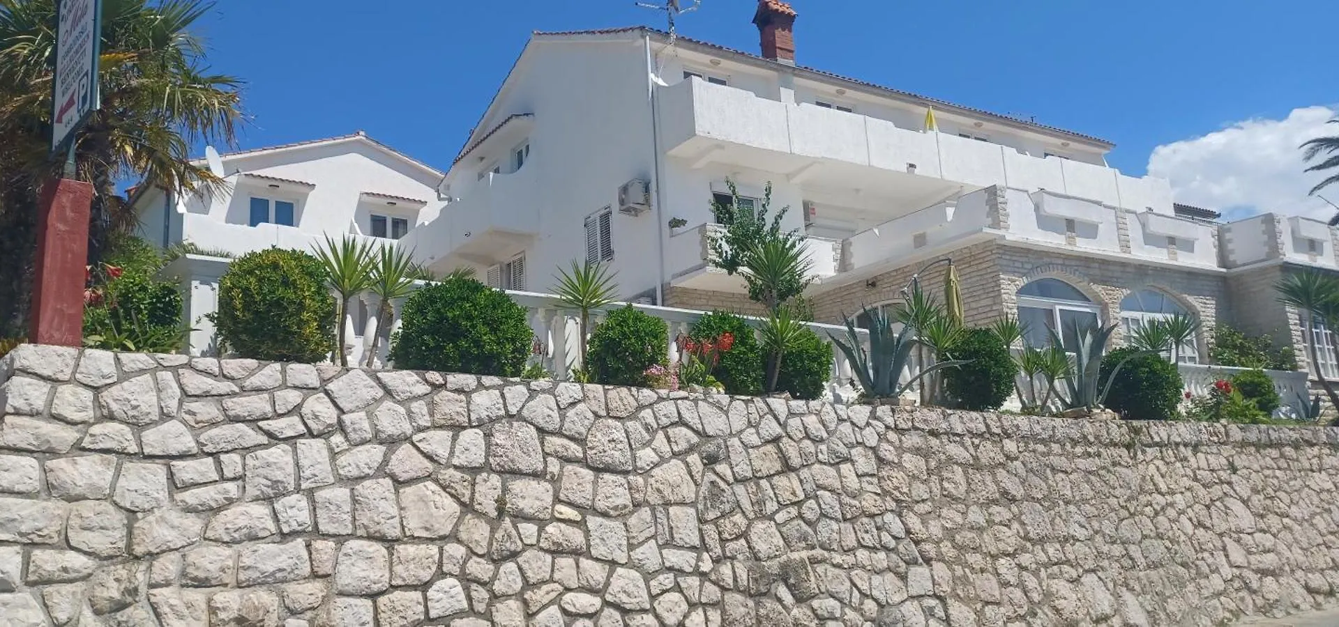Apartments & Rooms Mila Banjol 0*,