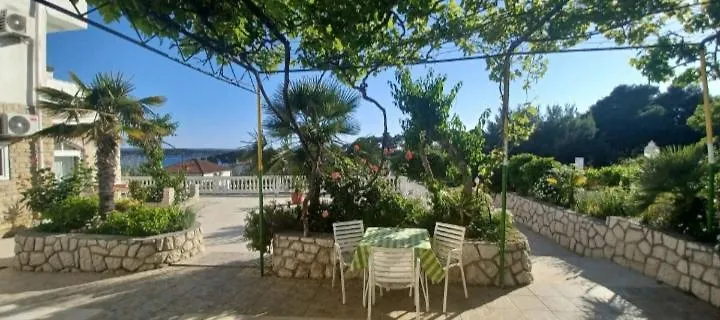 Apartments & Rooms Mila