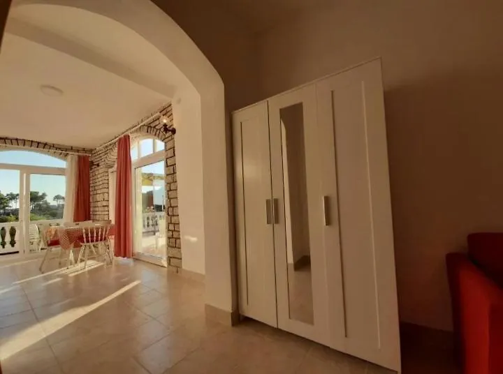 Apartments & Rooms Mila Banjol