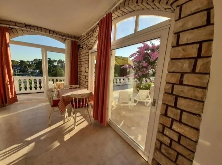Apartments & Rooms Mila Banjol